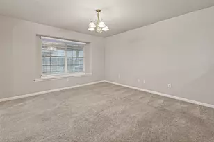11827 E Galwan Cir, Houston, TX 77070 - Photo 14