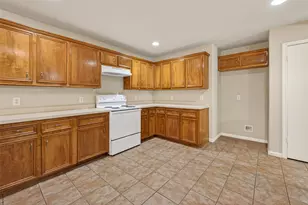11827 E Galwan Cir, Houston, TX 77070 - Photo 16