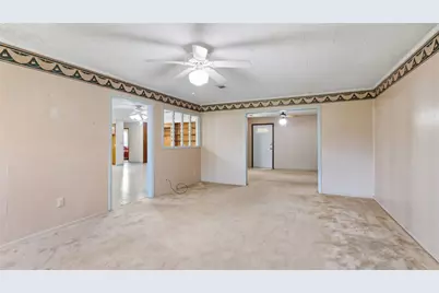 215 Lakeview Lane, El Campo, TX 77437 - Photo 16