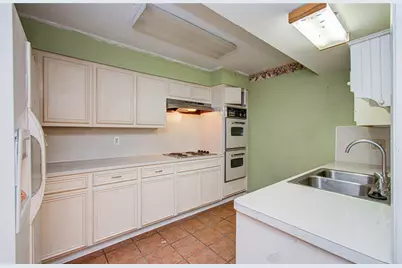 1311 Town Circle #4, Baytown, TX 77520 - Photo 6