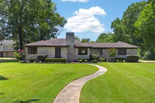 139 S Grace St, Crockett, TX 75835 - Photo 1