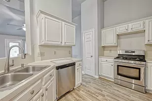 2235 Sentinal Oaks St, Sugar Land, TX 77478 - Photo 14