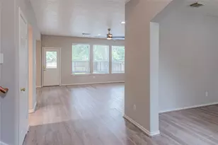 119 S Merryweather Cir, The Woodlands, TX 77384 - Photo 4