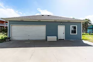 876 Kahla Dr, Port Bolivar, TX 77650 - Photo 42