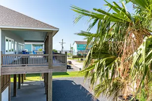 876 Kahla Dr, Port Bolivar, TX 77650 - Photo 6