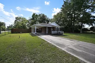 220 N William Barnett Ave, Cleveland, TX 77327 - Photo 2