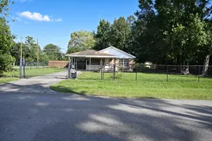 220 N William Barnett Ave, Cleveland, TX 77327 - Photo 6