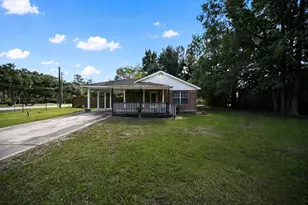 220 N William Barnett Ave, Cleveland, TX 77327 - Photo 1