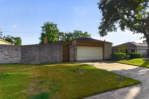 8151 Misty Ridge Ln, Houston, TX 77071 - Photo 2
