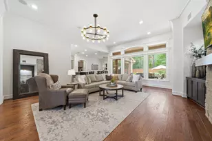 10 E Majestic Woods Pl, The Woodlands, TX 77382 - Photo 10