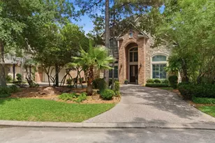 10 E Majestic Woods Pl, The Woodlands, TX 77382 - Photo 1