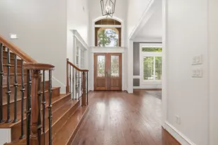 10 E Majestic Woods Pl, The Woodlands, TX 77382 - Photo 2
