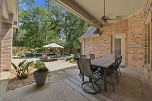 10 E Majestic Woods Pl, The Woodlands, TX 77382 - Photo 40