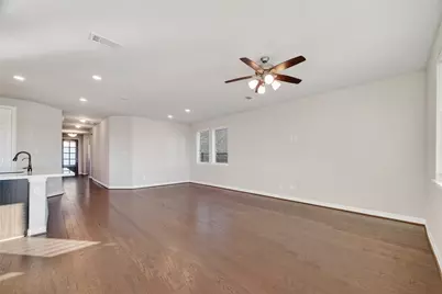 2131 Islawild Way, La Marque, TX 77568 - Photo 6