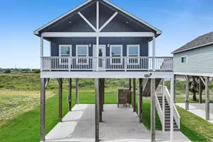 1041 Sunset Circle W, Crystal Beach, TX 77650 - Photo 4