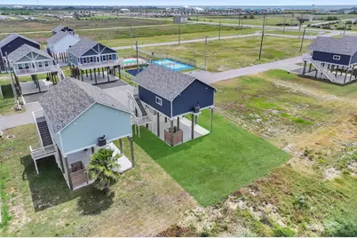 1041 Sunset Circle W, Crystal Beach, TX 77650 - Photo 6