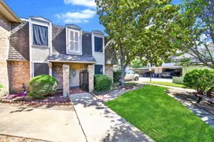 7846 Kendalia Dr, Houston, TX 77036 - Photo 2