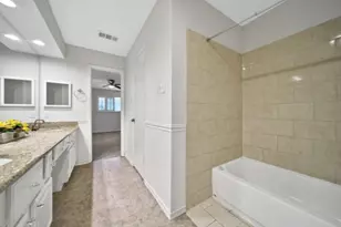 7846 Kendalia Dr, Houston, TX 77036 - Photo 16
