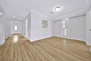 7846 Kendalia Dr, Houston, TX 77036 - Photo 10