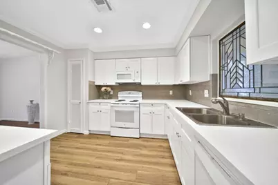 7846 Kendalia Drive, Houston, TX 77036 - Photo 6