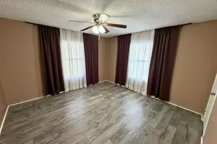 1533 2nd Ave N, Texas City, TX 77590 - Photo 4