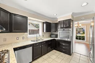 7823 Twin Hills Dr, Houston, TX 77071 - Photo 20