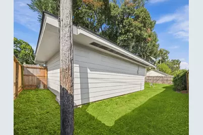 7823 Twin Hills Drive, Houston, TX 77071 - Photo 44