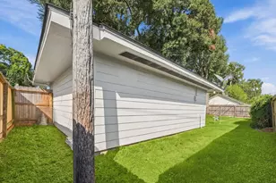7823 Twin Hills Dr, Houston, TX 77071 - Photo 44