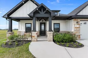 447 Sunset Trail, Angleton, TX 77515 - Photo 2