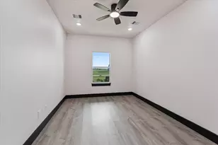 447 Sunset Trail, Angleton, TX 77515 - Photo 8