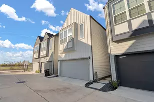 2928 Stevens St, Houston, TX 77026 - Photo 2