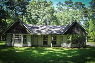 4 Sarah Lynn Ln, Conroe, TX 77303 - Photo 2