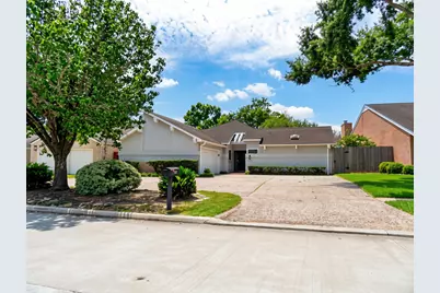 12107 Carriage Hill Drive, Houston, TX 77077 - Photo 4