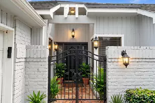 12107 Carriage Hill Dr, Houston, TX 77077 - Photo 1