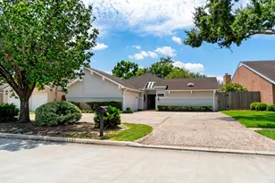 12107 Carriage Hill Dr, Houston, TX 77077 - Photo 1