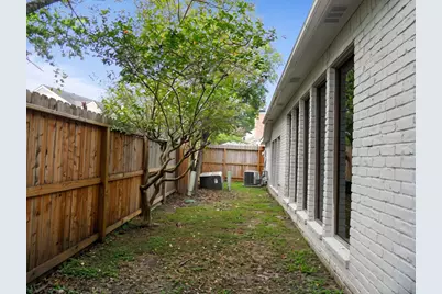 12107 Carriage Hill Drive, Houston, TX 77077 - Photo 28