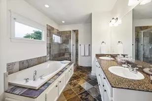 1915 Bradshaw St, Houston, TX 77008 - Photo 20
