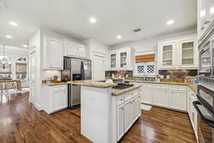 1915 Bradshaw St, Houston, TX 77008 - Photo 12