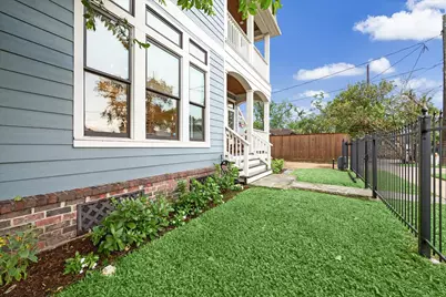 1915 Bradshaw Street, Houston, TX 77008 - Photo 4