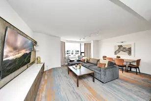 1300 Lamar St, Houston, TX 77010 - Photo 2