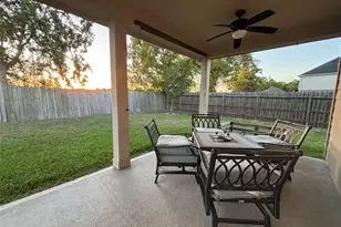 104 Avery Springs Ln, Dickinson, TX 77539 - Photo 14