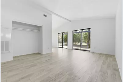 28600 Magnolia Court, Huntsville, TX 77320 - Photo 4