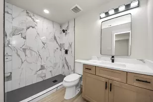 5523 Elm Tree Dr, Houston, TX 77048 - Photo 22