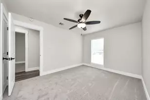 5523 Elm Tree Dr, Houston, TX 77048 - Photo 16
