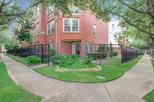 3027 Terrace Hills Ln, Houston, TX 77007 - Photo 2