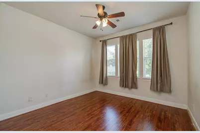 10205 Brooktree Drive, Houston, TX 77043 - Photo 24
