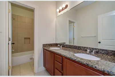 10205 Brooktree Drive, Houston, TX 77043 - Photo 28