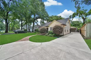 1583 Sue Barnett Dr, Houston, TX 77018 - Photo 2