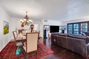 2224 S Piney Point Rd, Houston, TX 77063 - Photo 16