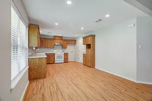 122 Bumelia St, Lake Jackson, TX 77566 - Photo 12